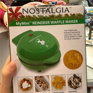 Nostalgia MyMini Festive Waffle Maker - Green